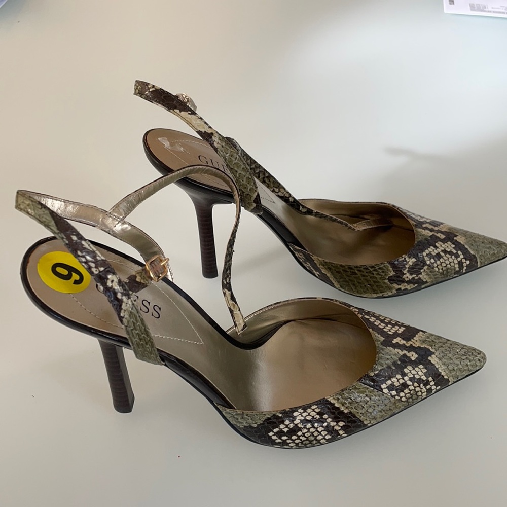 New great snake skin pump high heels!